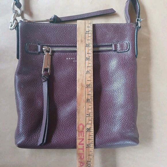 Marc Jacobs Womens Burgundy Pebbled Leather Crossbody Bag 9" X 9" - Picture 10 of 10